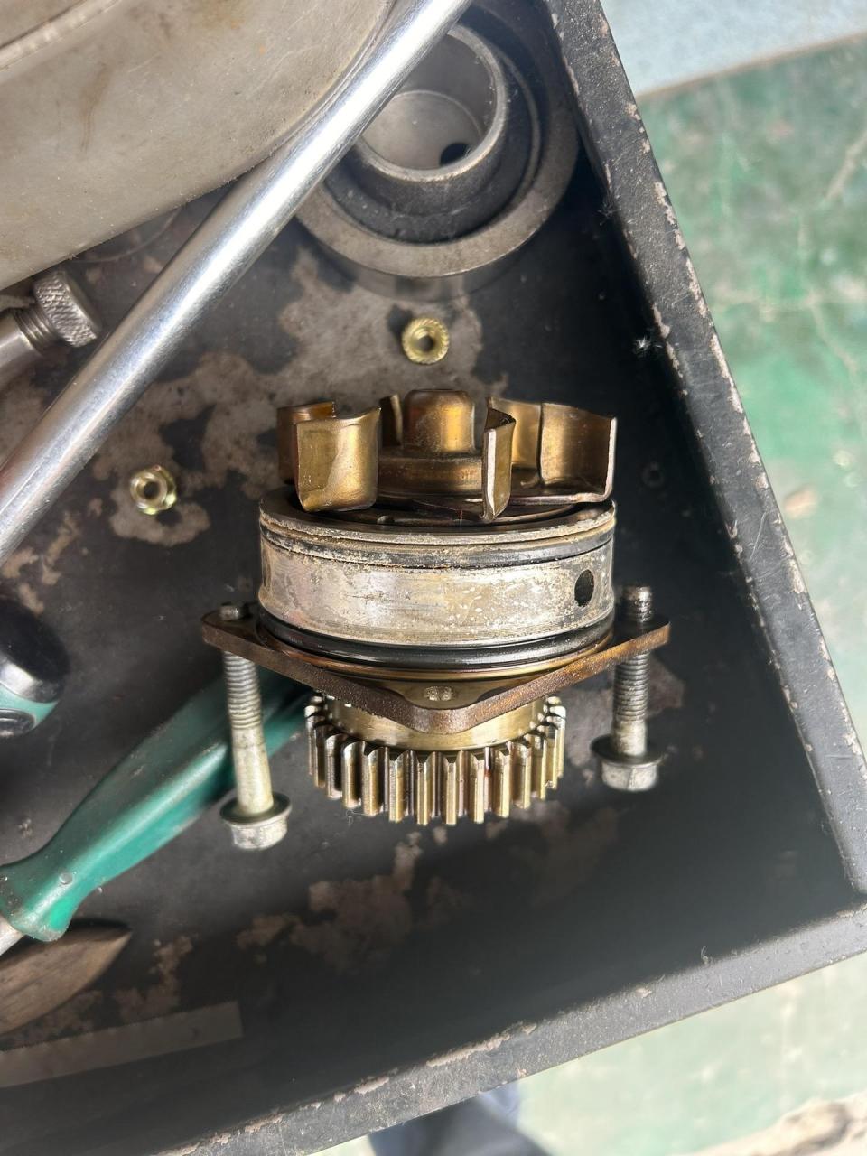 08天籁2.5更换水泵.设计师919191发动机维修