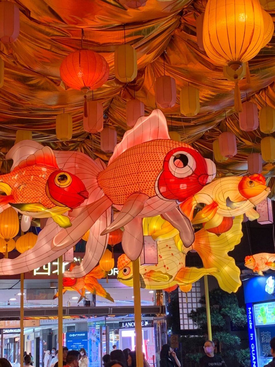 广州夜景|正佳广场千灯会和音乐喷泉7415 78正佳广场的东南门有