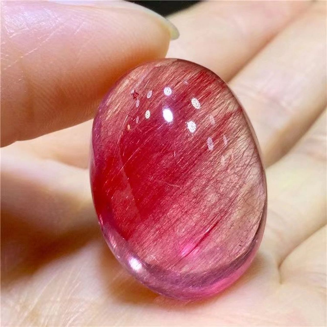 免费鉴定水晶‖假的染色红发晶你能看出来吗 免费鉴定和估价水晶.