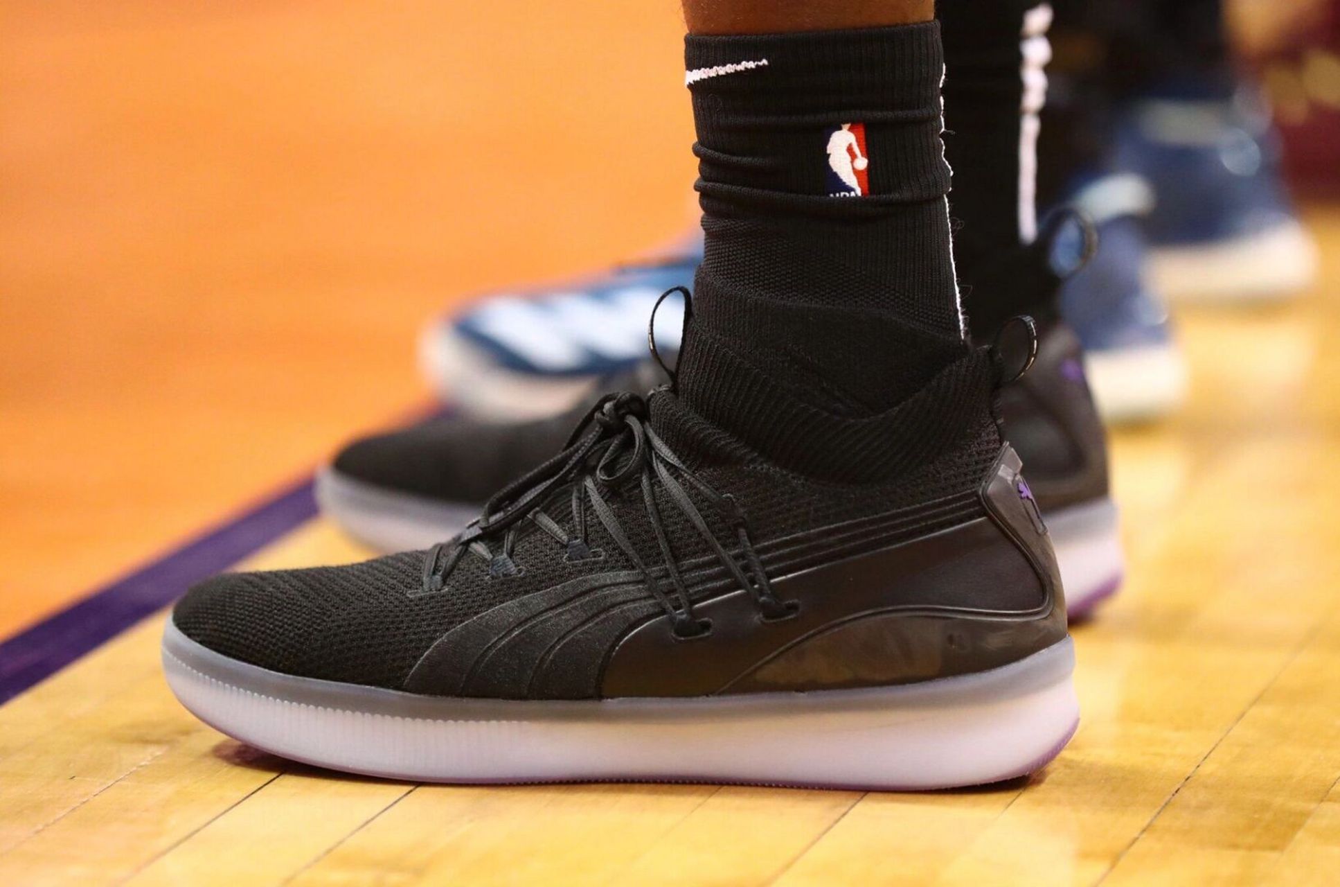 同样作为状元,艾顿的球鞋太低调了 1998年的艾顿在18年以状元身份进入