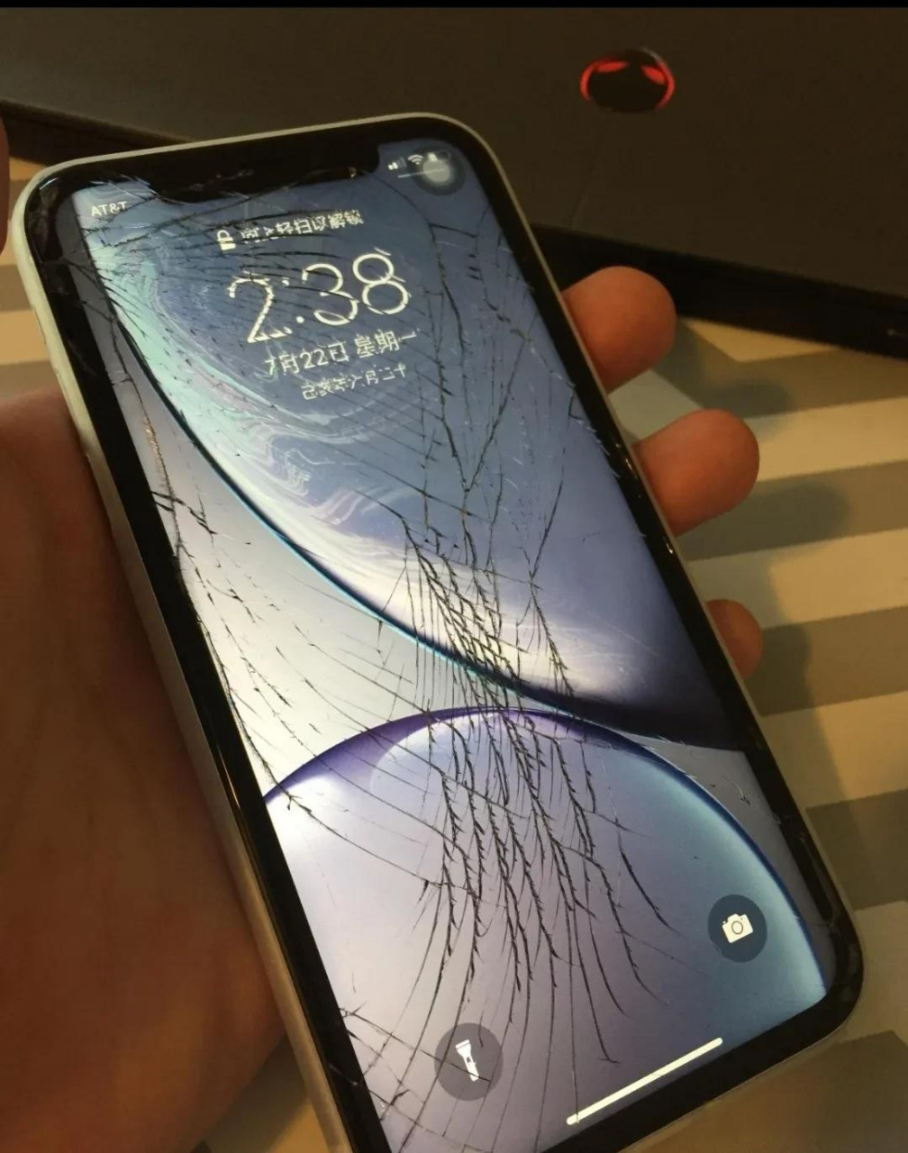 能自我修复的手机屏幕来了,再也不用担心屏幕碎了!