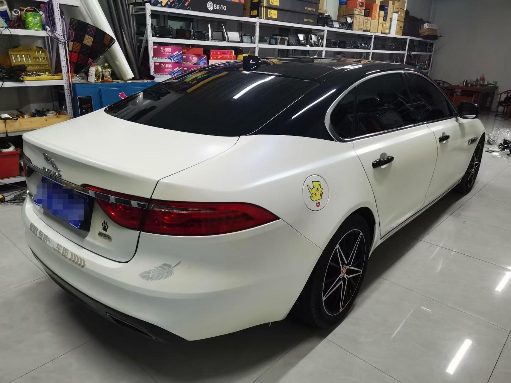 捷豹xfl 漆面改色双拼(白蓝 黑)