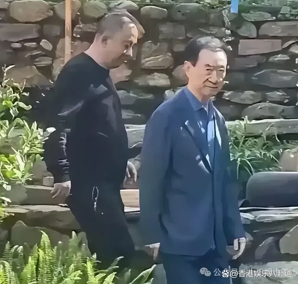 王健林如今最心酸的,不是狂卖五座万达填窟窿,而是被自家儿子坑