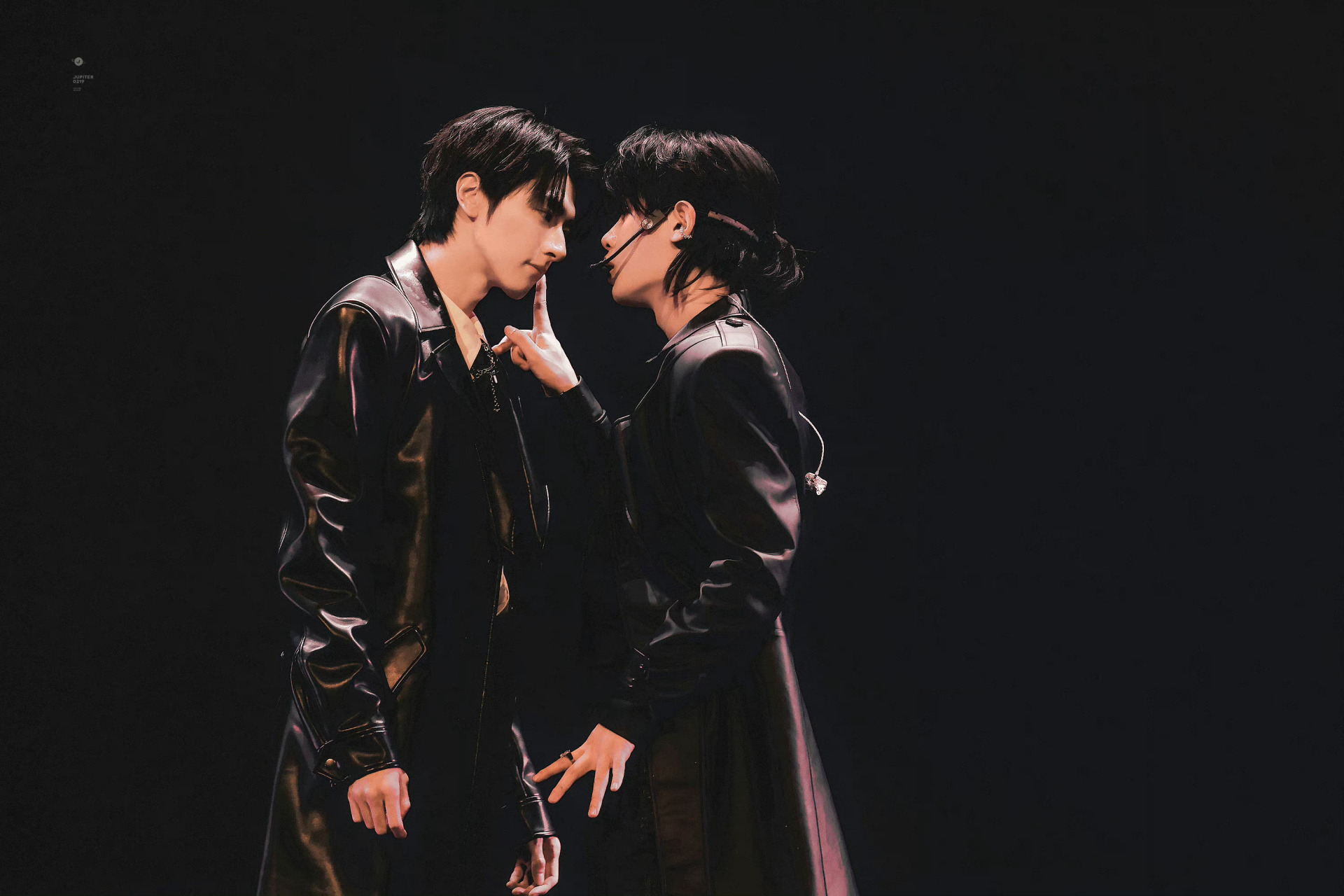 不是我求求你们了  #林一黄明昊脸颊比心