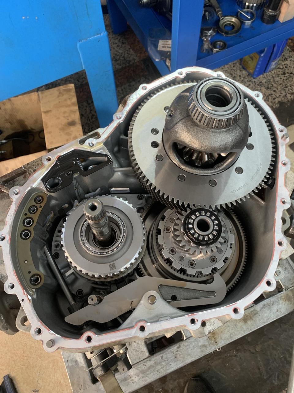 力帆轩朗8at 变速箱维修