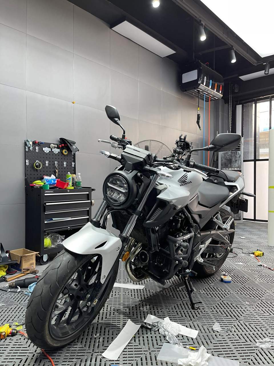 机车 摩托车 cb400f改成圆灯是不是要好看些!摸摸爱分享