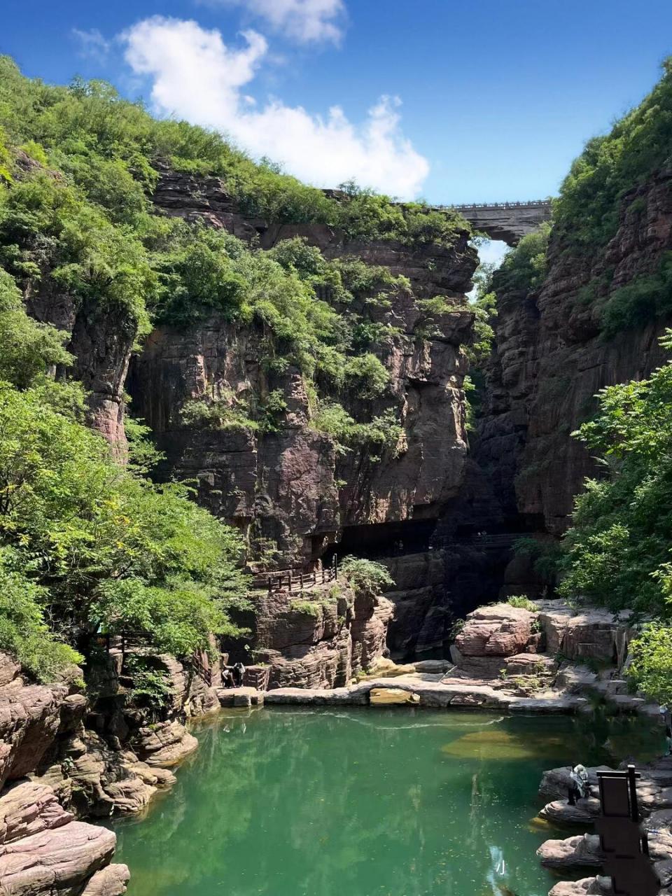 王维诗里的云台山 云台山位于河南省焦作市修武县境内,是以山岳溪水