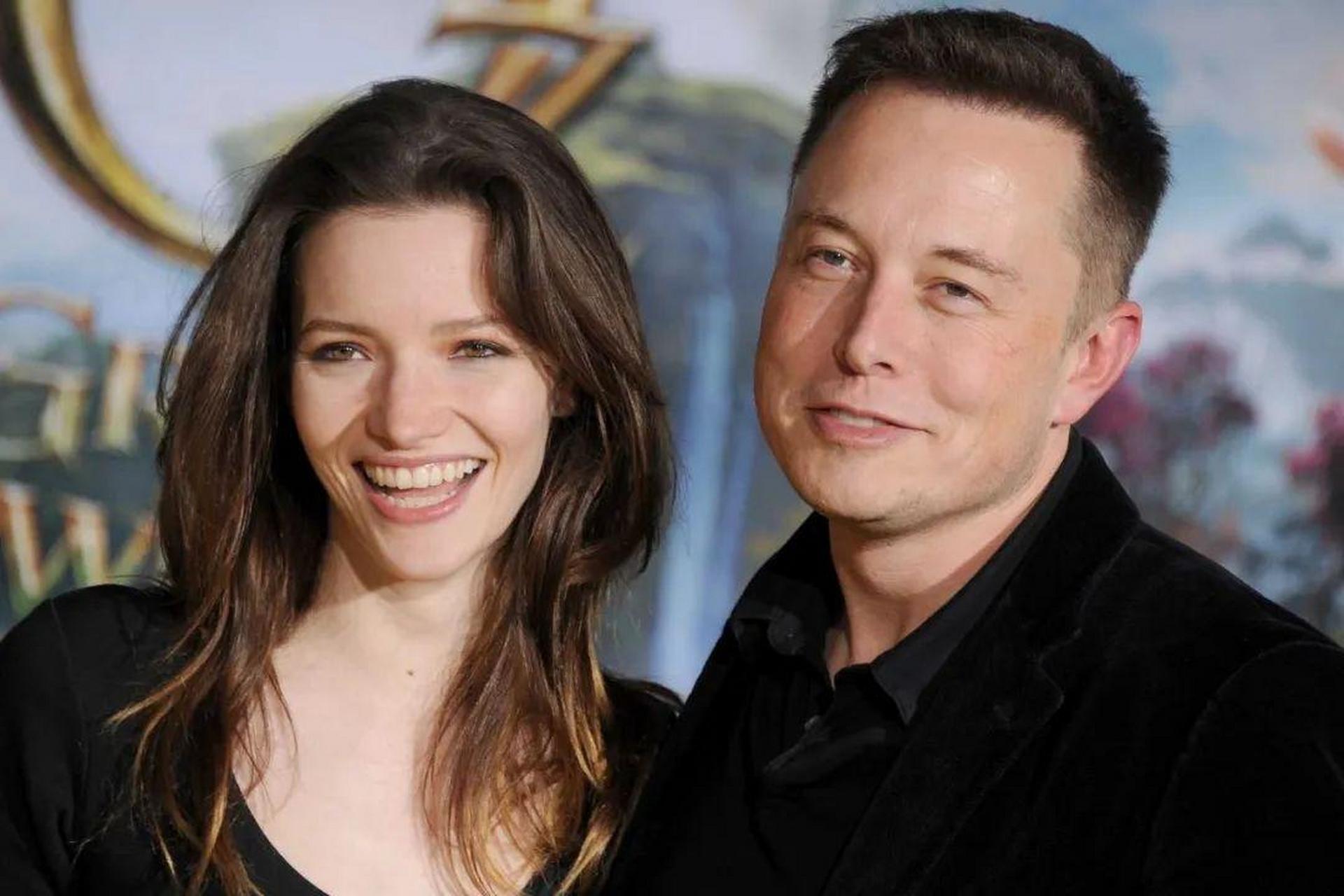37岁的英国女演员 talulah riley(妲露拉·莱莉)曾经两度嫁给世界首富