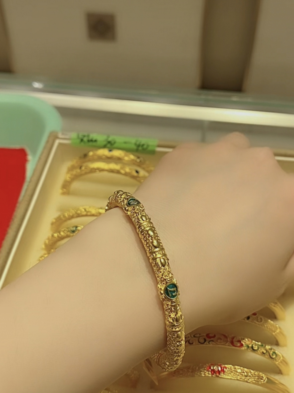 种草贴～珐琅彩足金手镯 99万喜金直播间 克价402,工费18-25不等,工