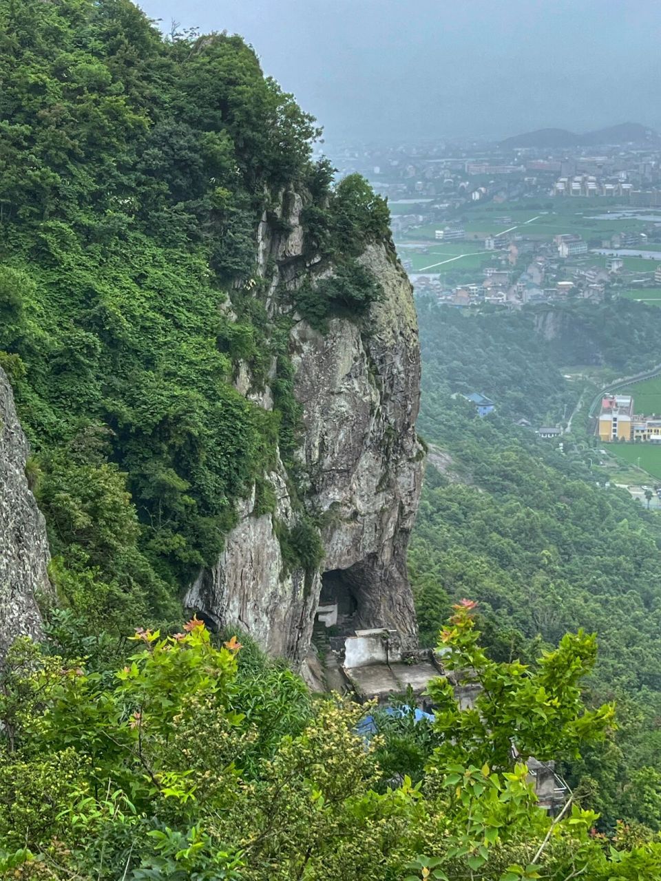 温岭箬横白峰山/小布达拉宫/穿鼻洞 温岭市箬横镇白峰山,海拔212.