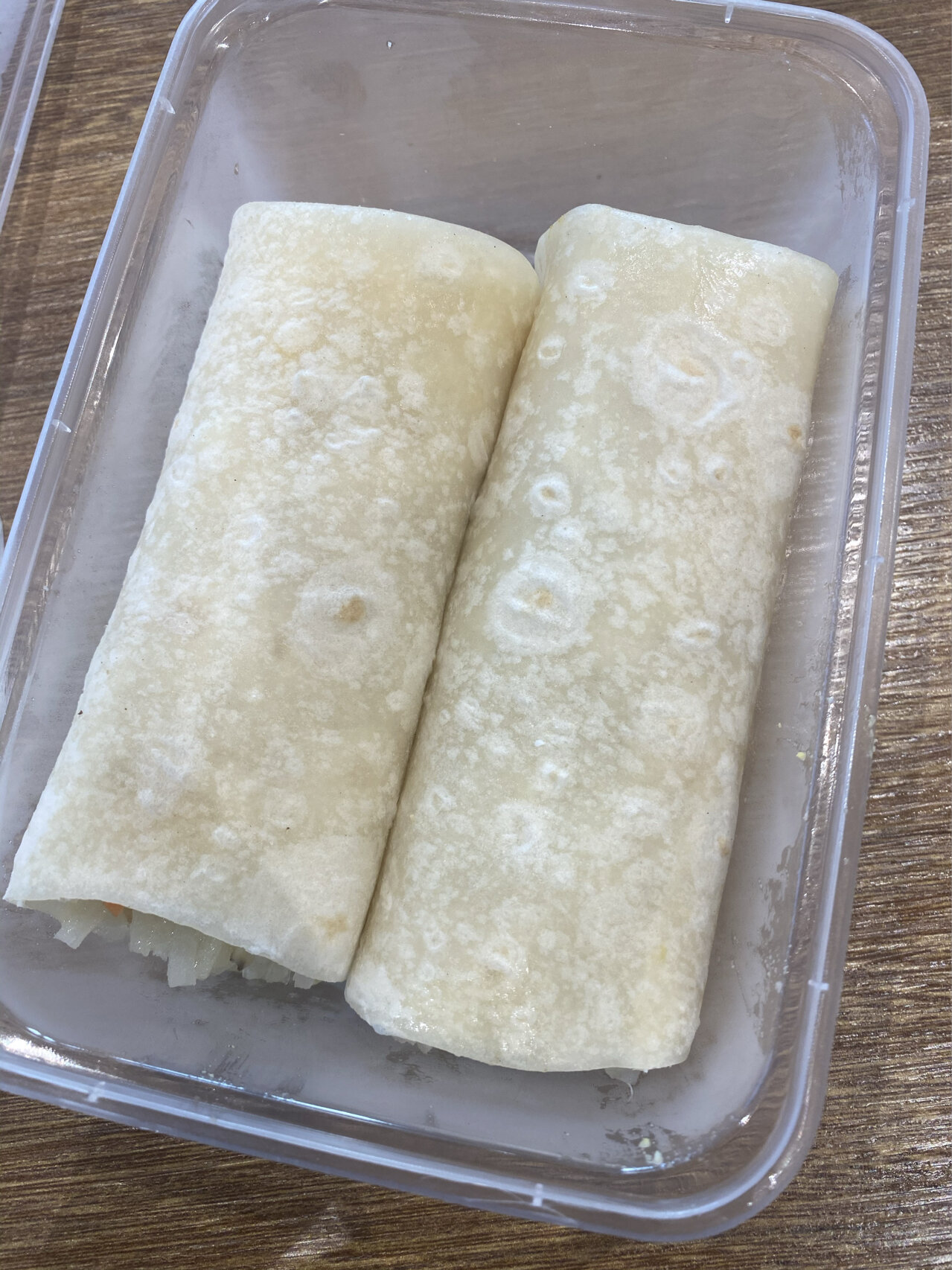 朝天锅卷饼 土豆丝➕鸡蛋的钱,9块钱.好贵啊,还不如我自己做的呢