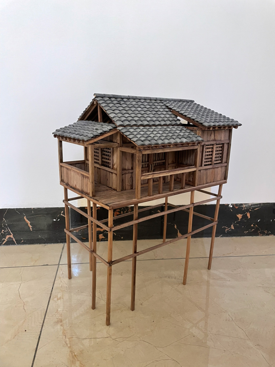 微缩小屋模型,全手工制作的古风江南水上高脚楼小屋模型,陶土烧制的