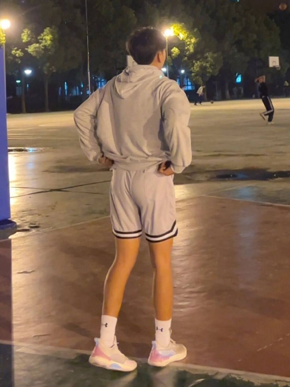 篮球 体育生的背影