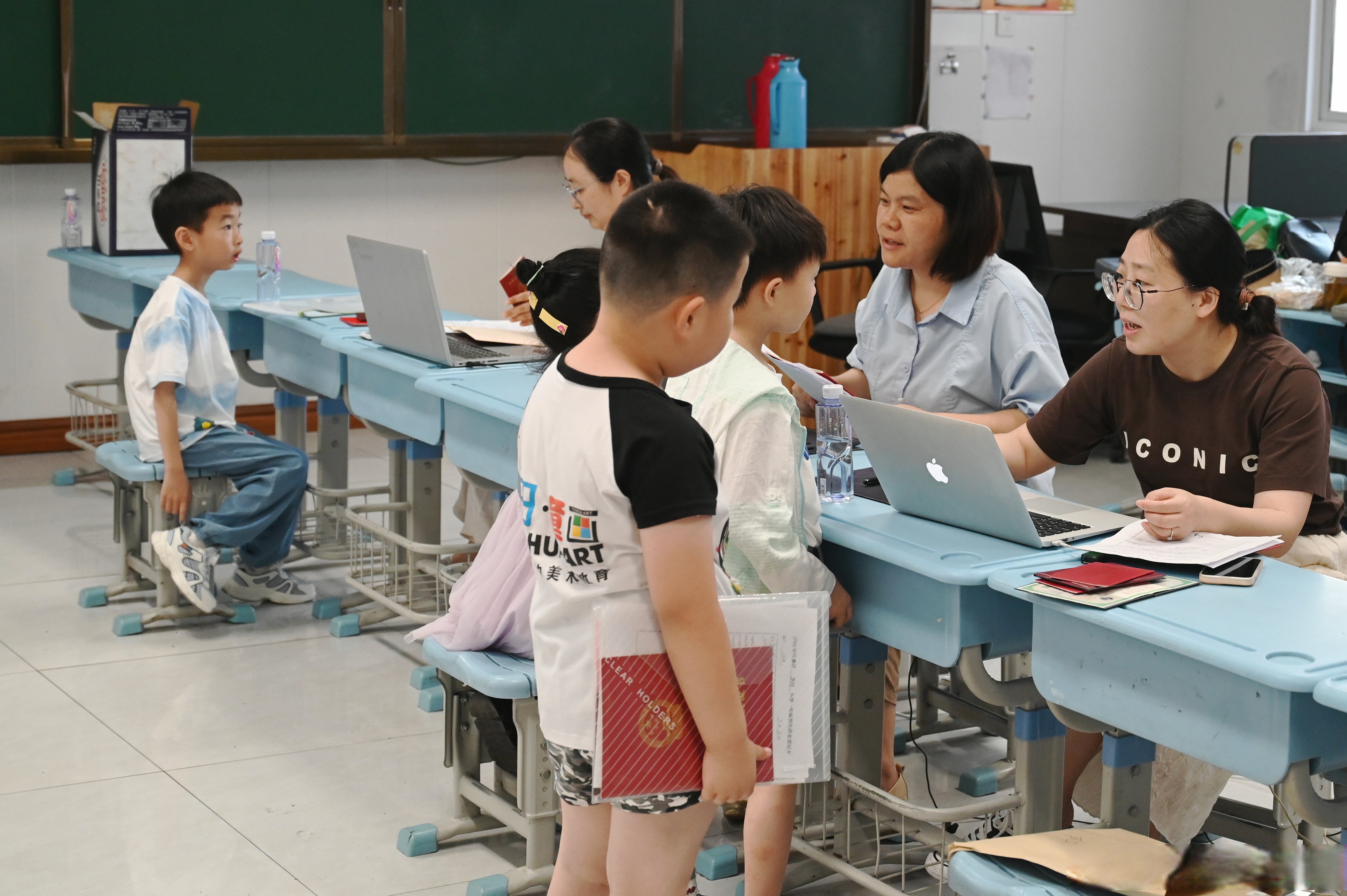 【江都城区小学一年级招生工作启动】 7月4日,城区小学一年级招生工作