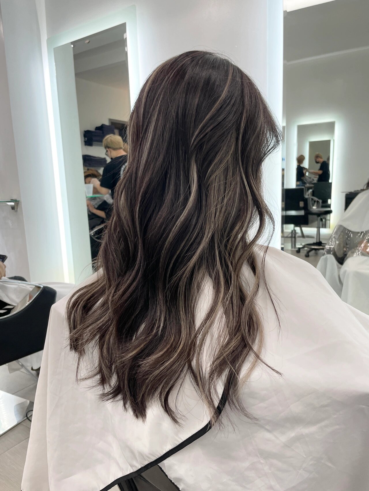 适合黄皮黑皮肤色的奶茶色系挑染