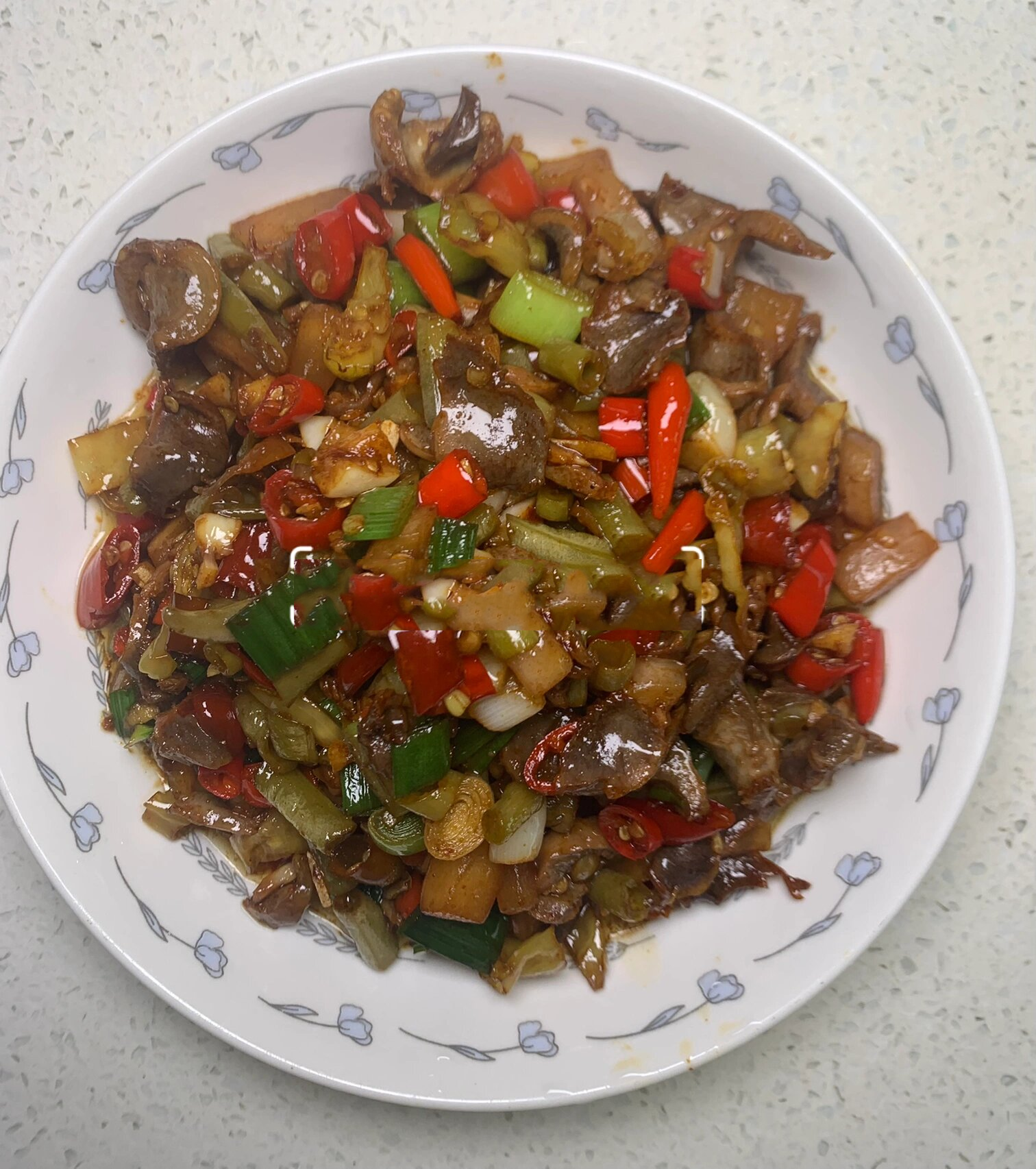 酸辣鸡胗,一定要试试这个做法,巨好吃97 准备材料:鸡胗 红泡椒 黄