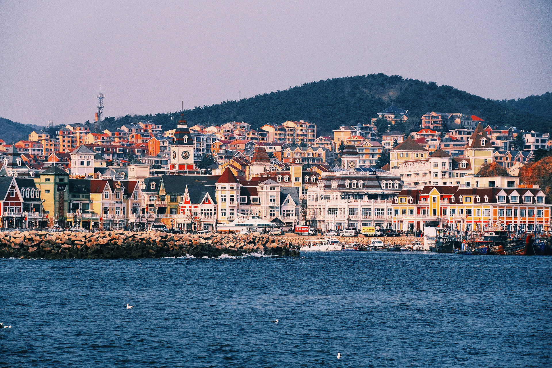 右滑解锁大连渔人码头原图  99菱角湾停车场 具体位置:往07缆车