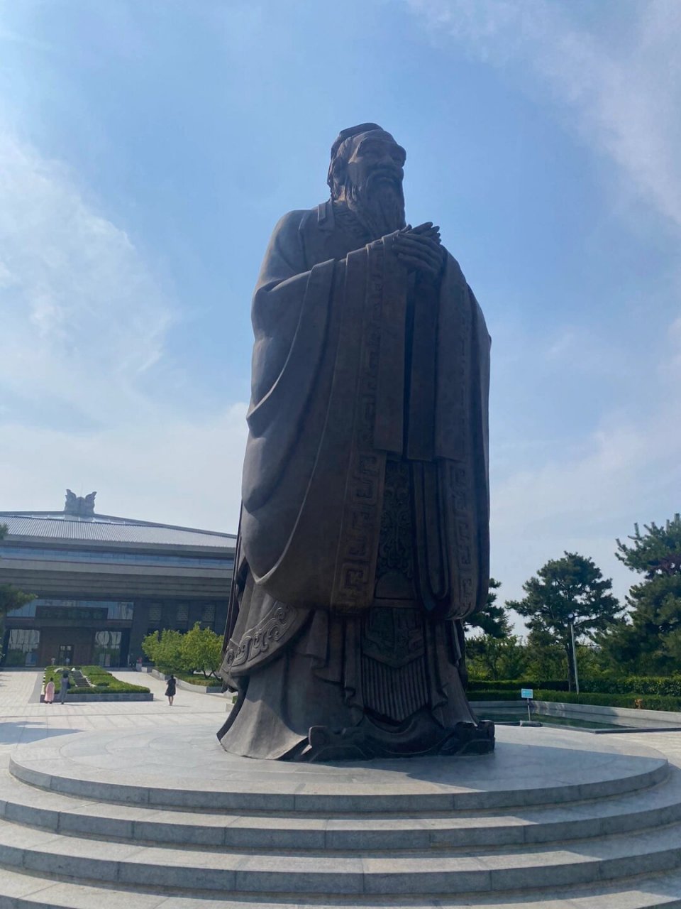 曲阜孔子博物馆 山东省曲阜市孔子博物馆:是为了纪念孔子,集中展示