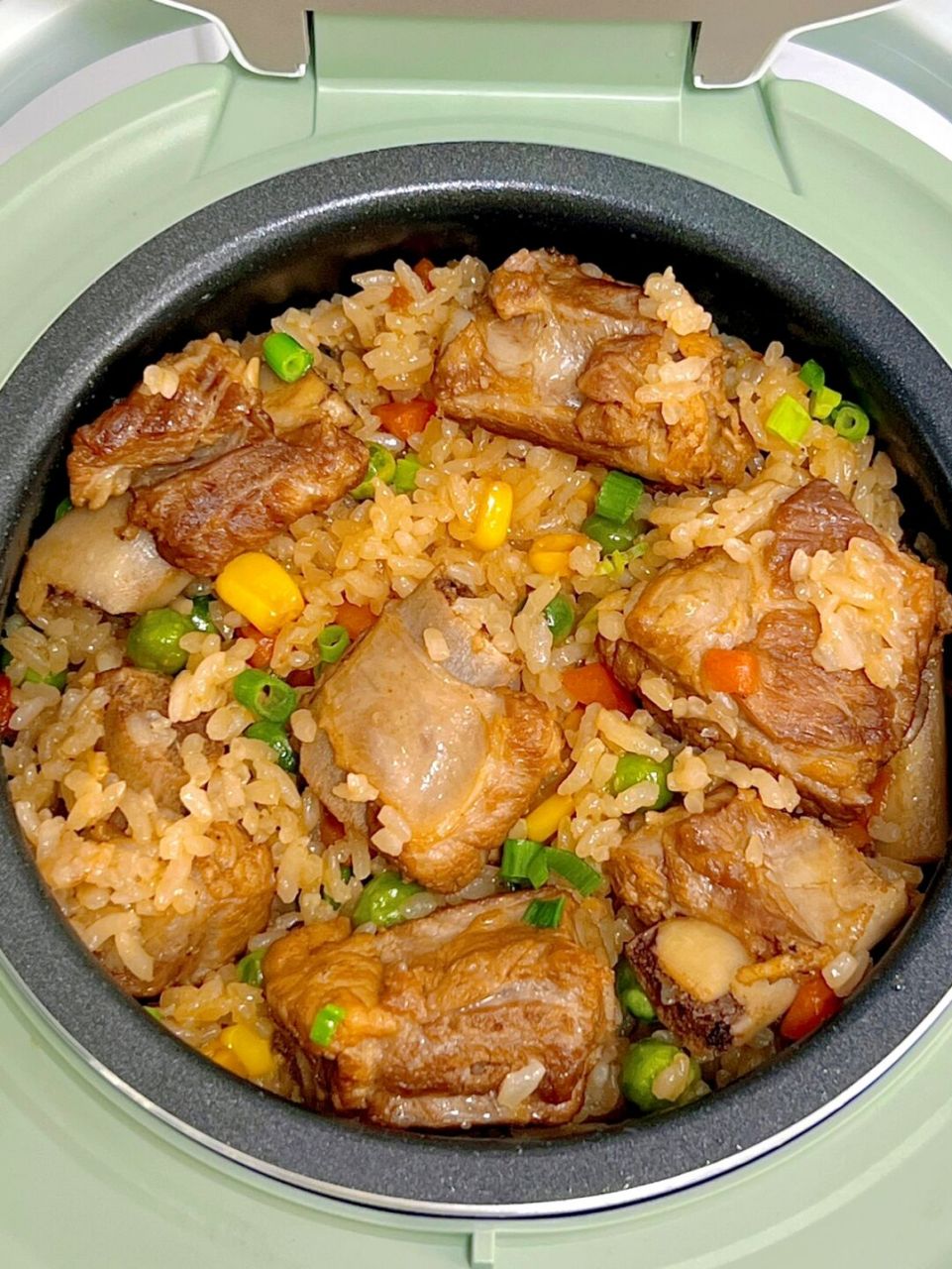 香到炫三碗! 超级香的懒人电饭煲排骨焖饭,简单易学好吃到一锅不够吃.