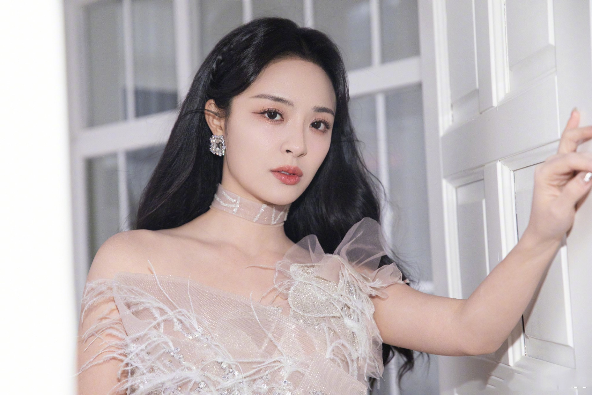 李莎旻子,纱裙曼妙迷人