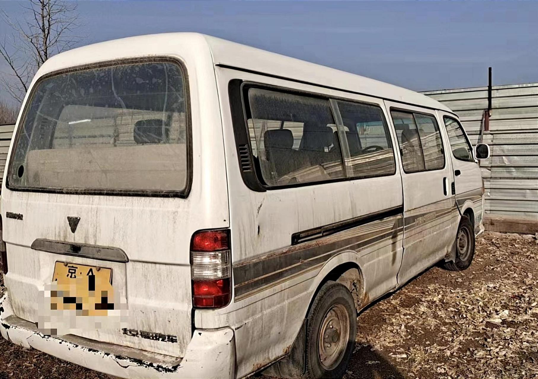 中型客车.09年 福田风景(金杯)拉工人用的车