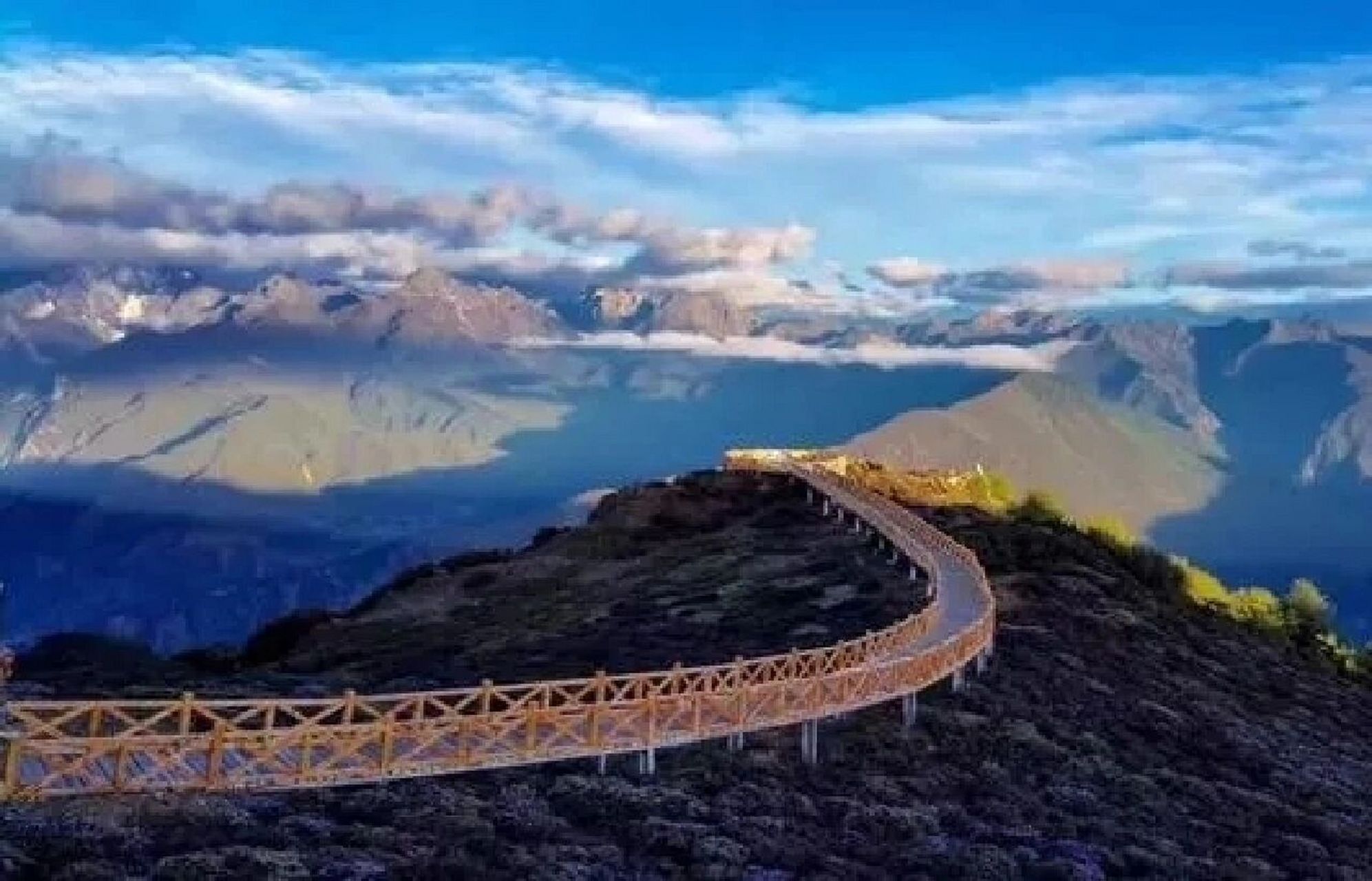 如果有时间,请来木里玛娜茶金观景台 如果有时间,请来木里玛娜茶金