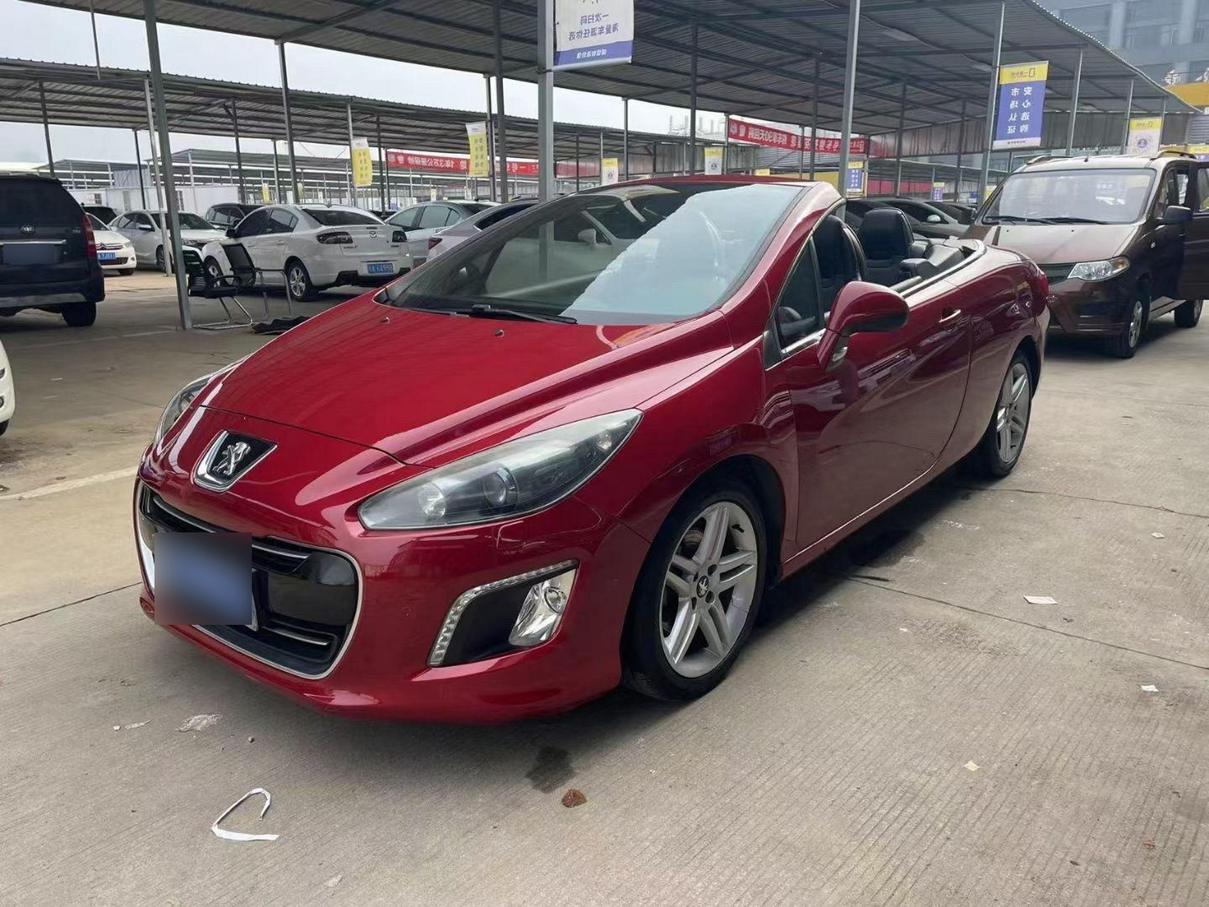 2012年亲民硬顶敞篷标致308cc,整车外观内饰漂亮,发变巅峰.