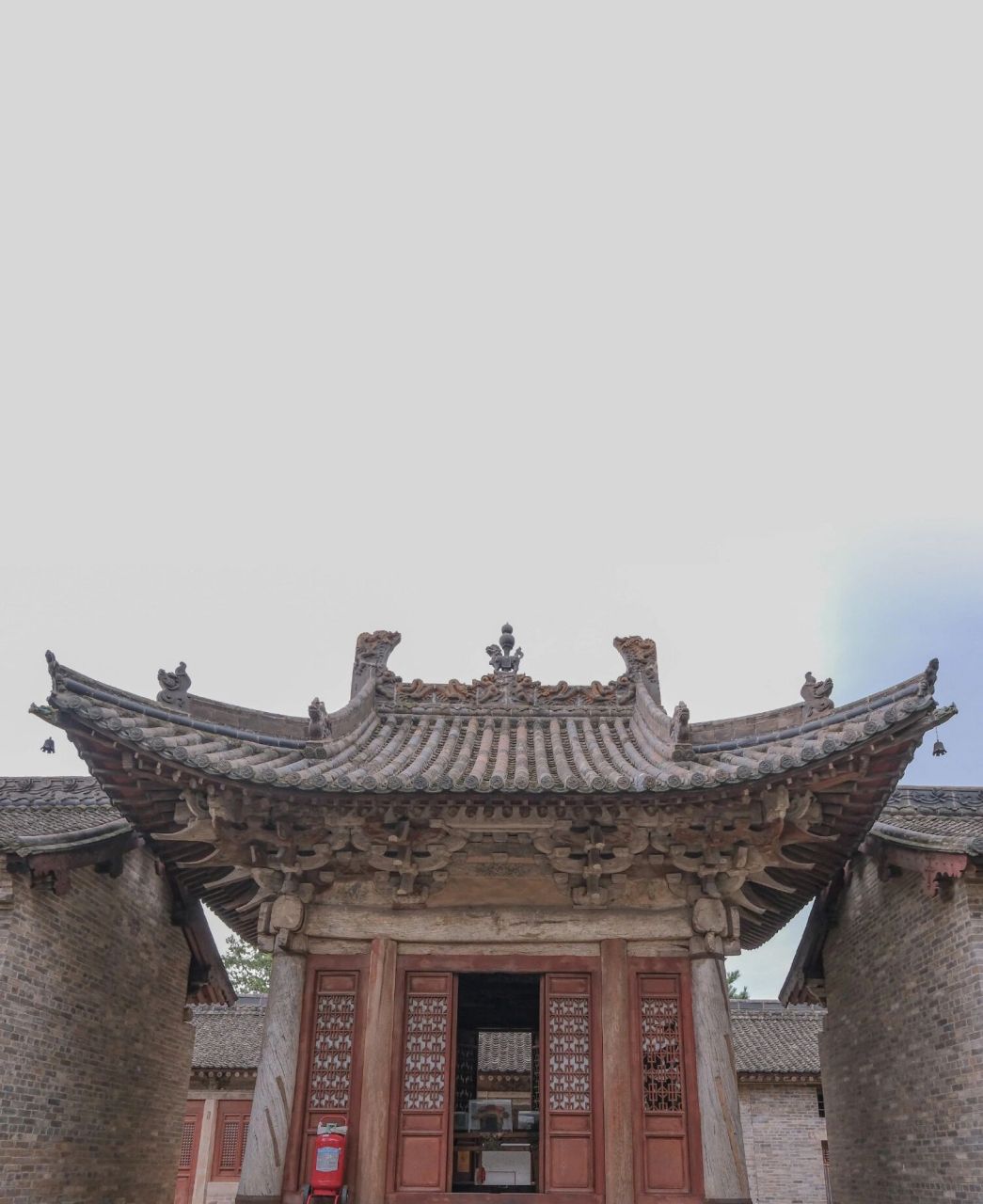 繁复雅致,中国古建筑美学高地 古中庙位于高平神农镇中庙村,无梁殿(献