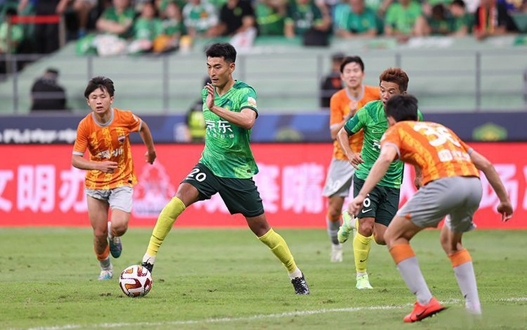 北京国安主场大胜深圳队#】7月8日,在2023赛季中国平安中超联赛第