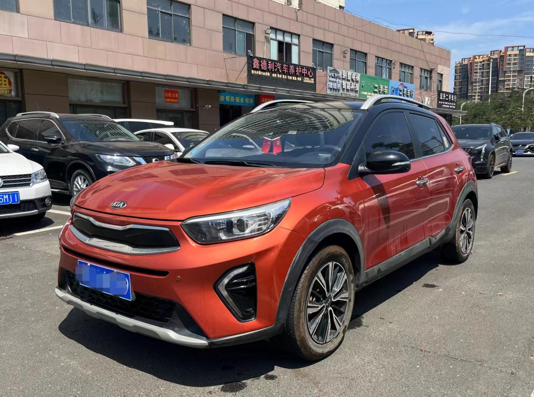 起亚kx1自动1.4l,带一键启动,倒车影像等