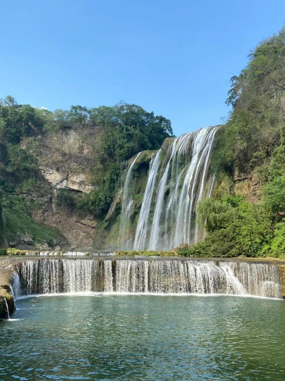 黄果树瀑布一日游心得 我们一家三口是11点到的贵阳机场并开上了租好