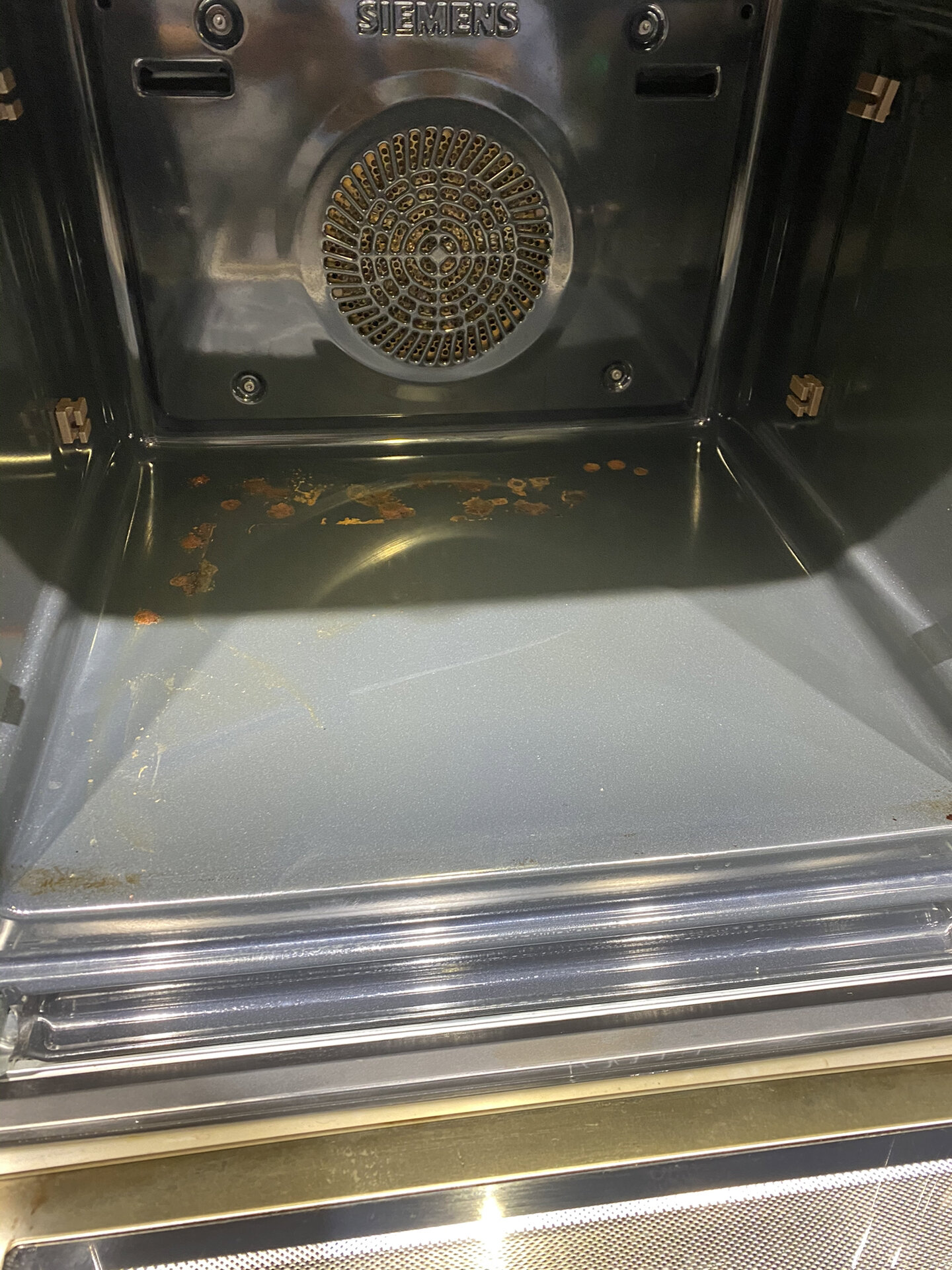 西门子嵌入式烤箱 自清洁模式  日常使用后产生的油脂难以清理