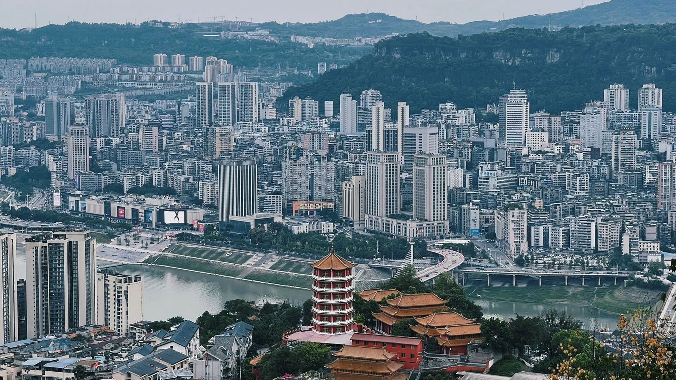 北山观公园 | 看万州全景 一直种草了这个地方,结果找了个天气不太好