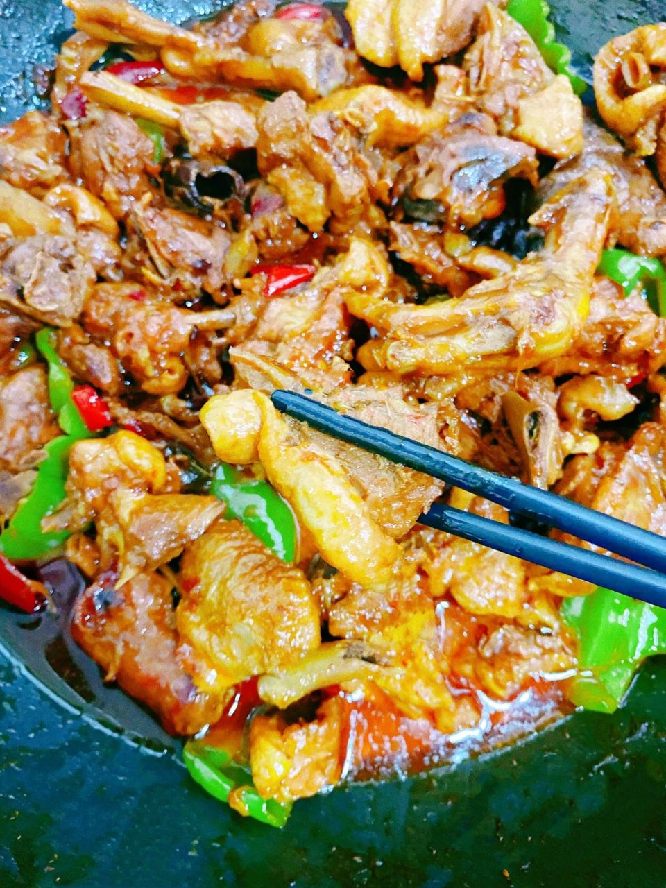 家常炖大鹅 今天给老婆炖鹅,这味道简直yy d s 鹅肉下锅焯水捞出洗净