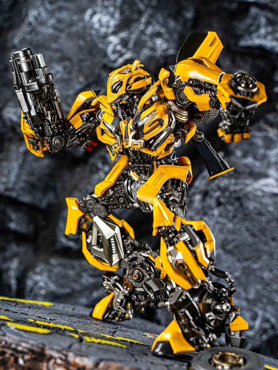 threezero『变形金刚5』dlx「大黄蜂」 变五大黄蜂携合金骨架和更精致