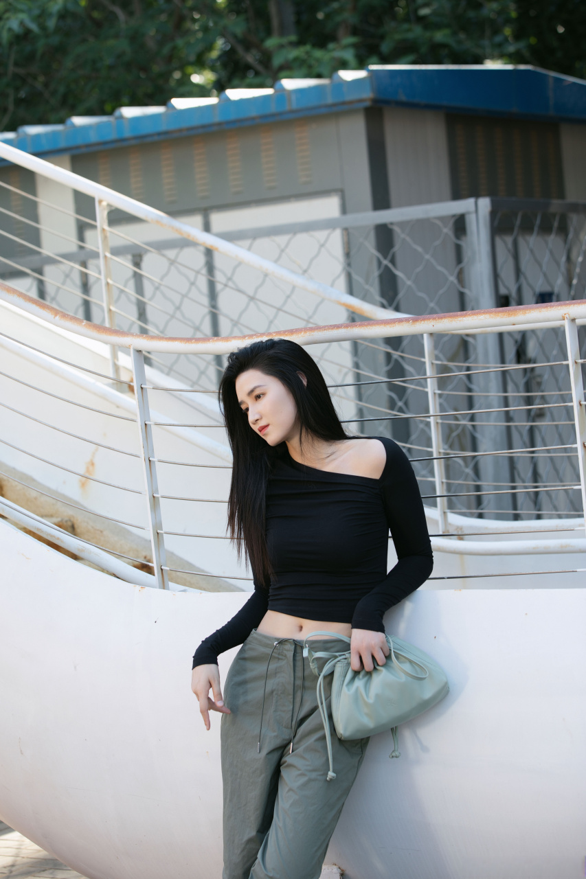 荆棘丛生的路上,会遇到浪漫的花,义无反顾向着远方#周开开#ck