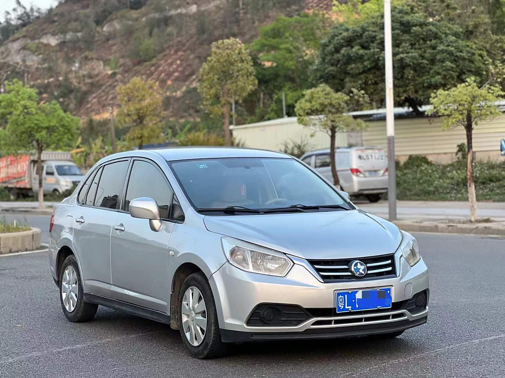 东风日产 启辰d50-1.