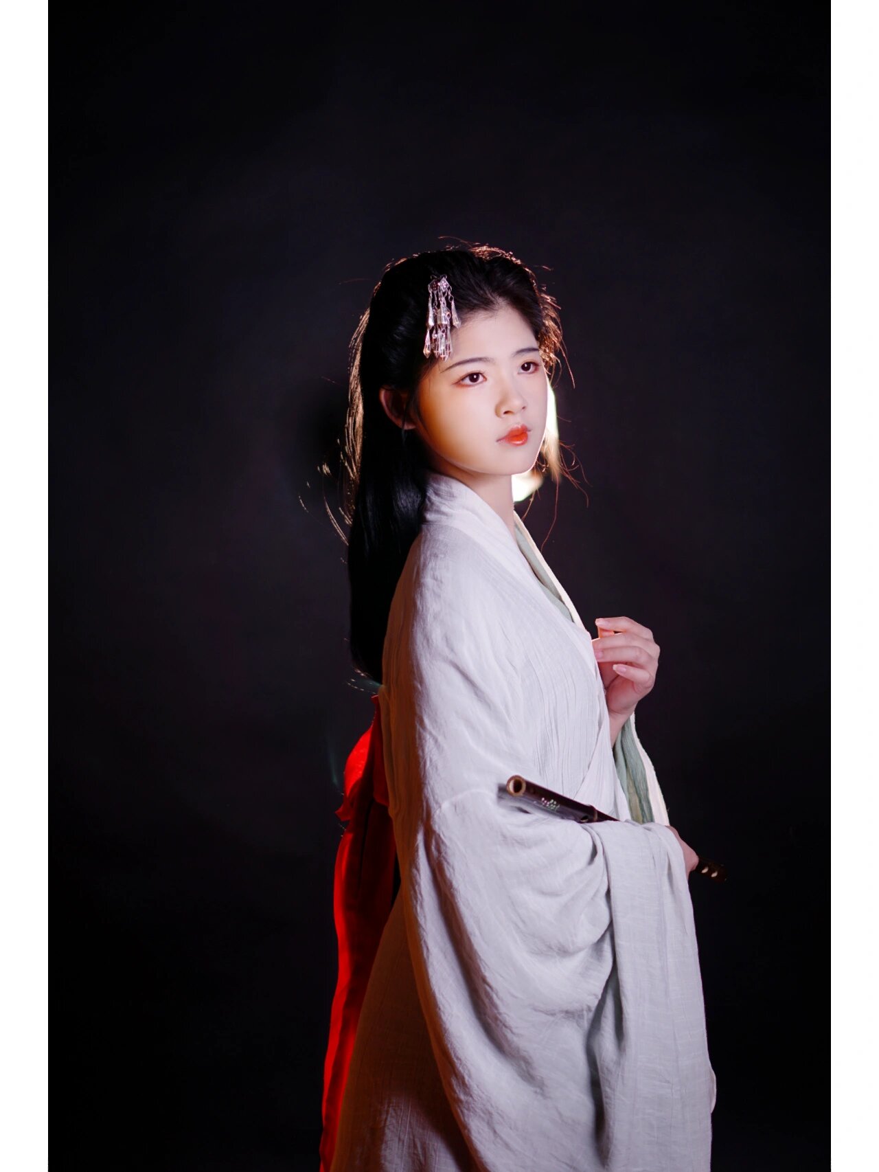 汉服拍照姿势|清冷感的竹笛少女