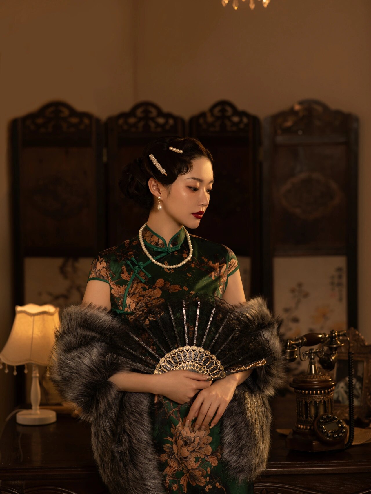 婚纱照一定要拍一次军阀太太风?风情万种