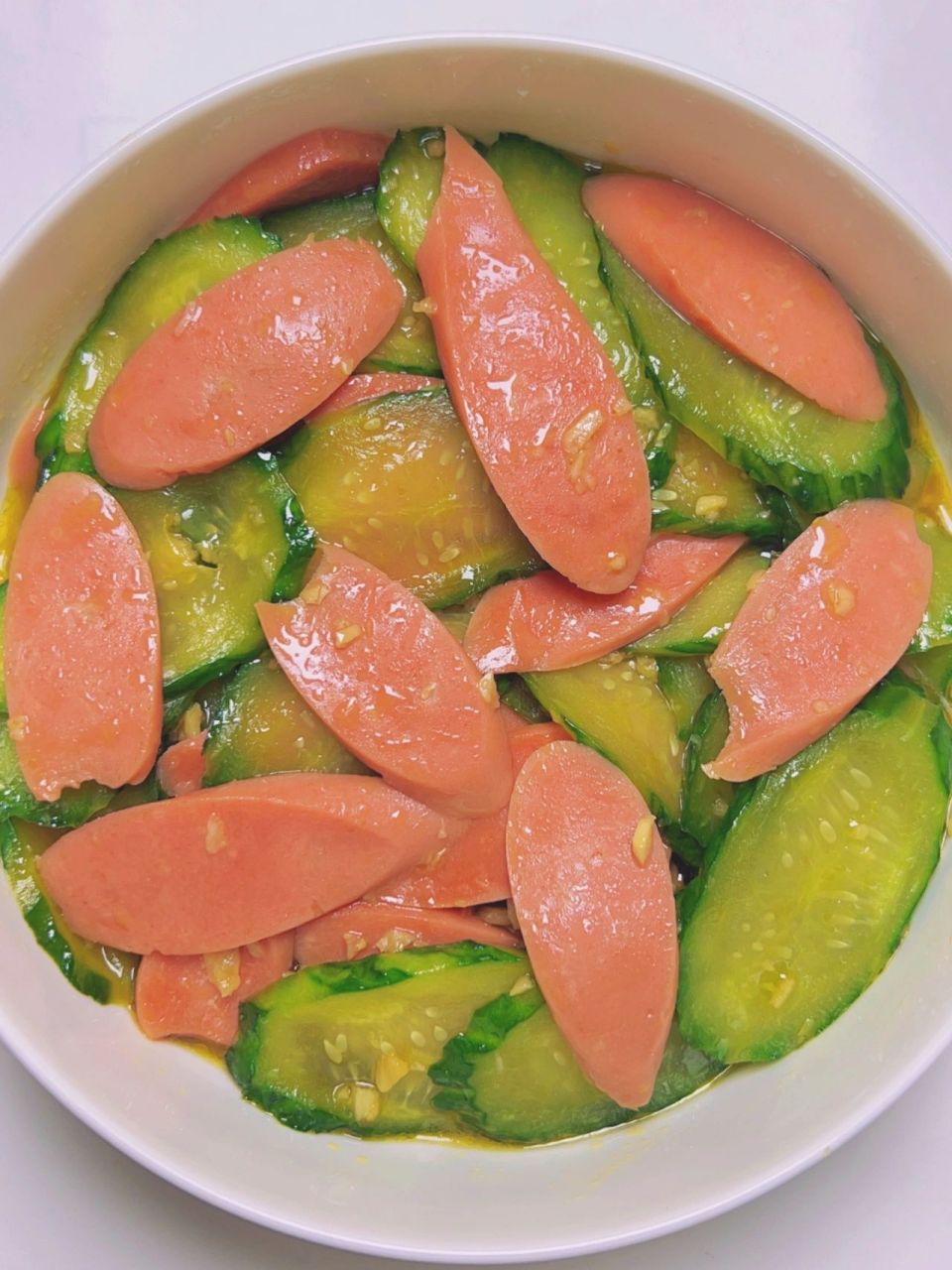 家里有黄瓜火腿肠的家人们一定要试试这样吃 十分钟搞定下班后的晚餐