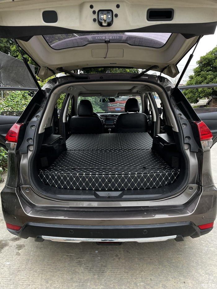 日产奇骏后备箱改床车 整体铺平长度一米七五左右 第二排可打起