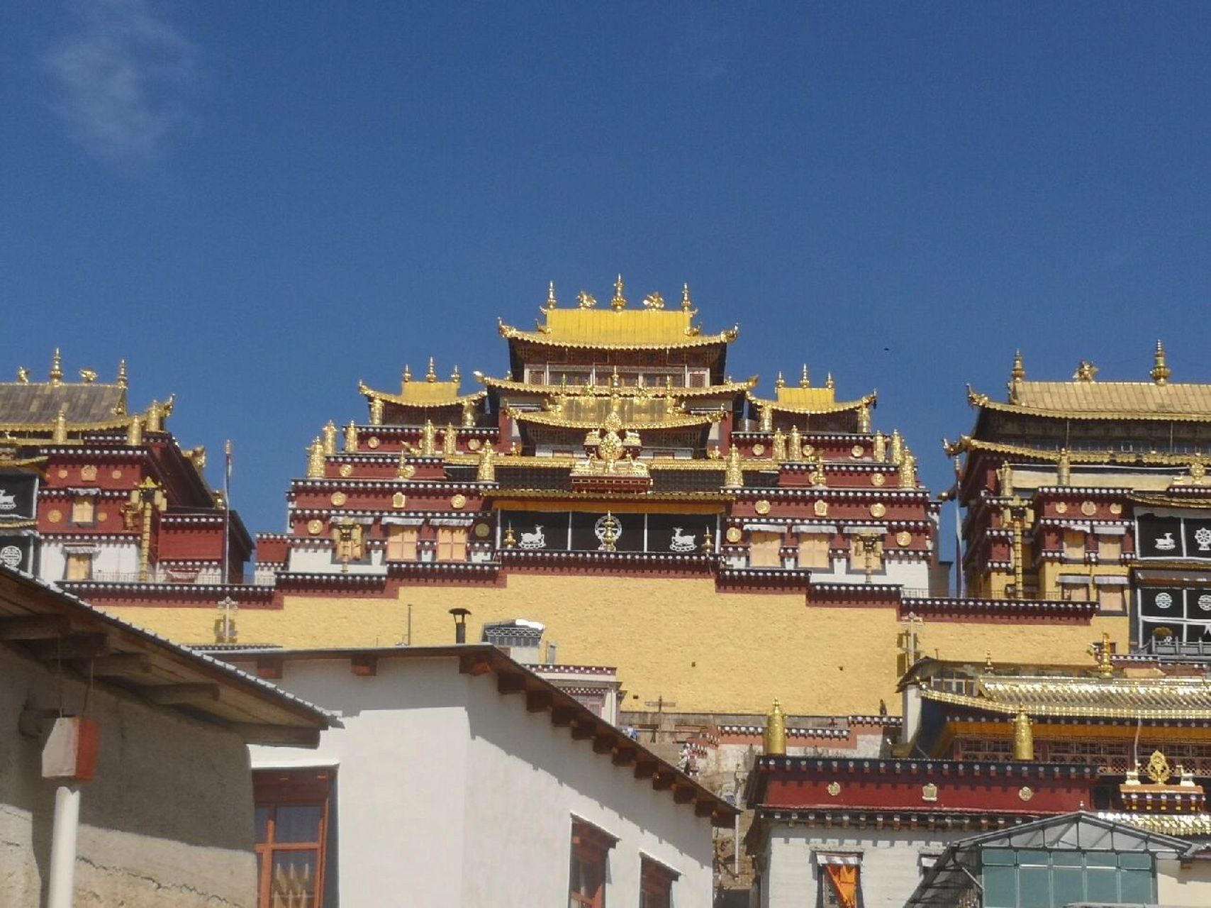 松赞林寺半天游攻略 松赞林寺门票55 讲解15 观光车20 要省钱的话感觉