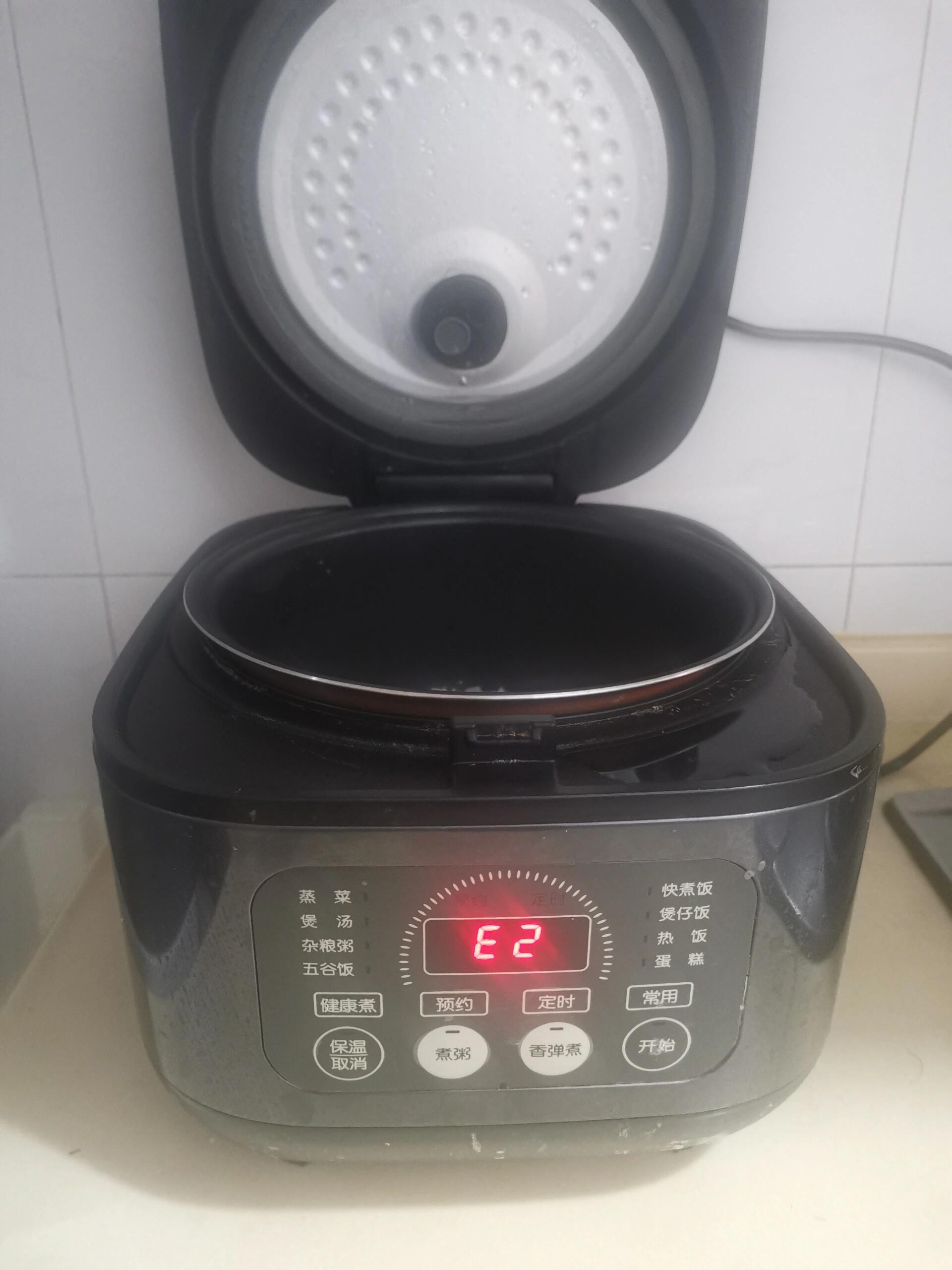 苏泊尔电饭煲e2故障怎么修 苏泊尔电饭煲e2故障怎么修,什么原因造成