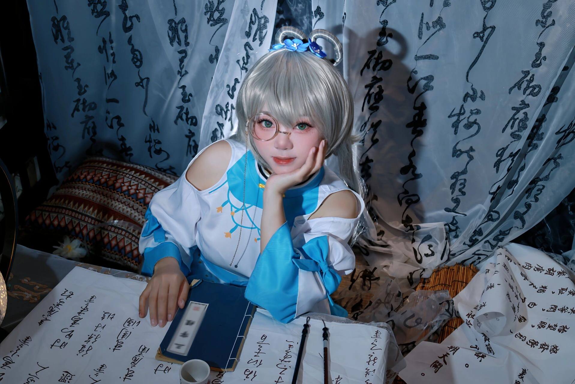 和平精英洛天依cos       横版图集更新下哦.