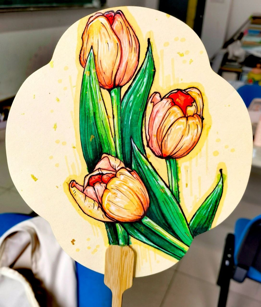 马克笔花卉团扇～ 第一次尝试用马克笔画团扇～画的不好,多多包涵
