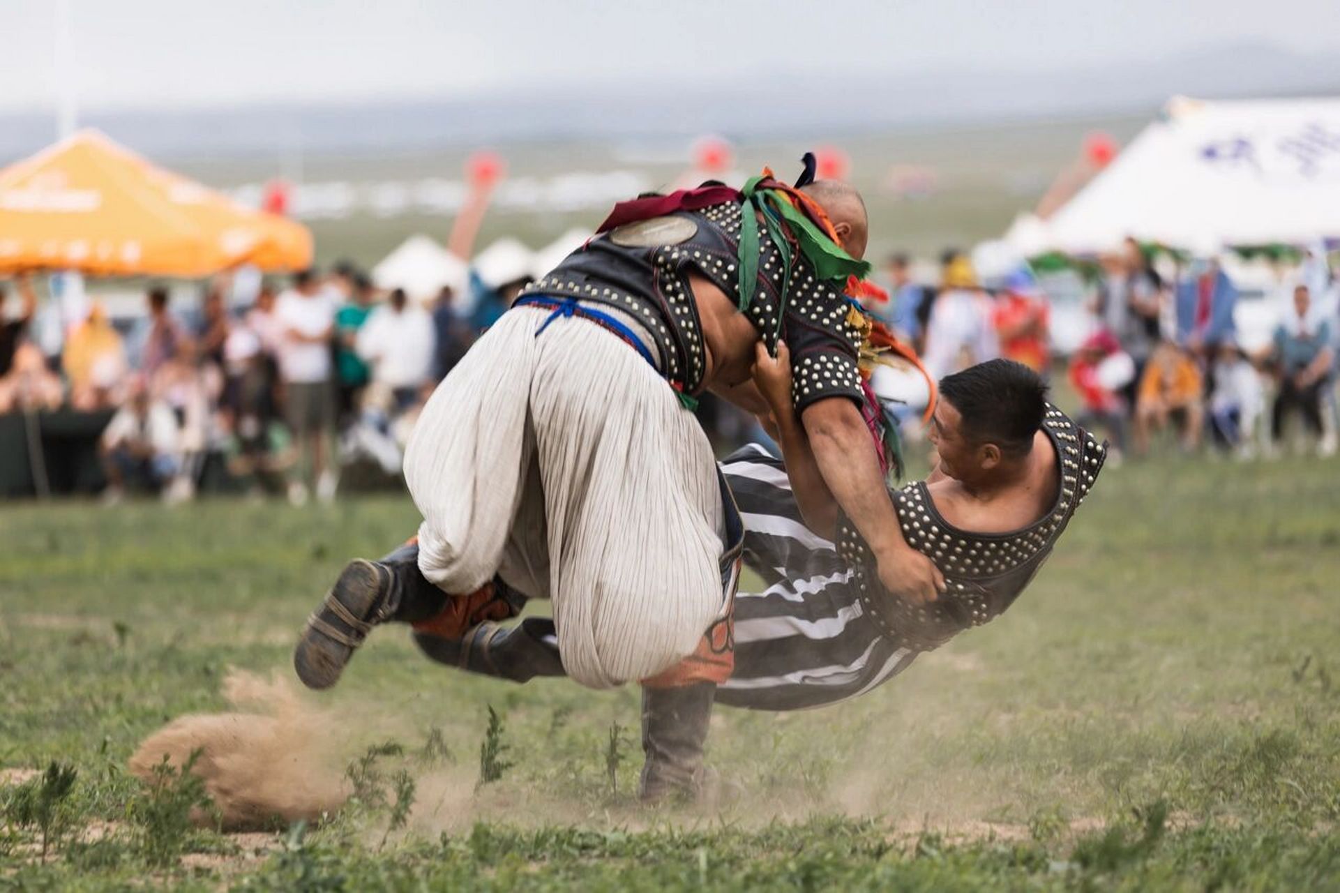 内蒙古第32届旅游那达慕 | 蒙古搏克 "那达慕"是蒙古语,亦称"那雅尔