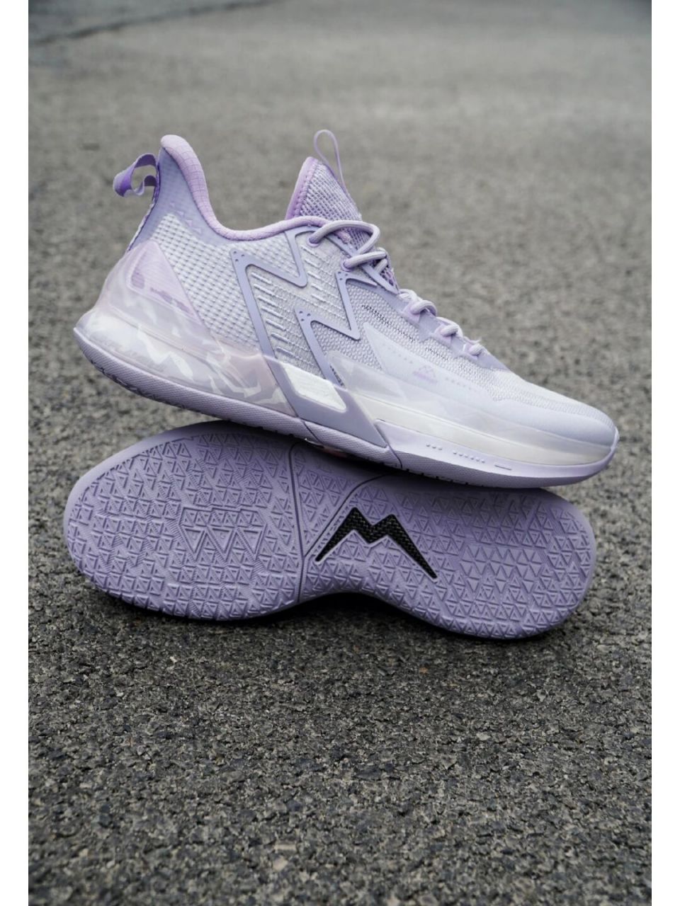 3mm碳板二次压铸 鞋面是"禅综"tpu混tpee编织 其