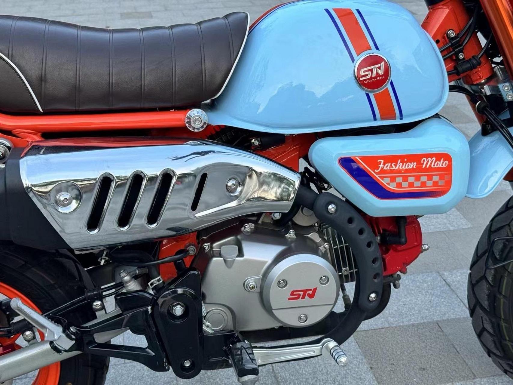 最新到货23年准新斯托纳猿猴125最高配,自动离合abs版,济南一手户