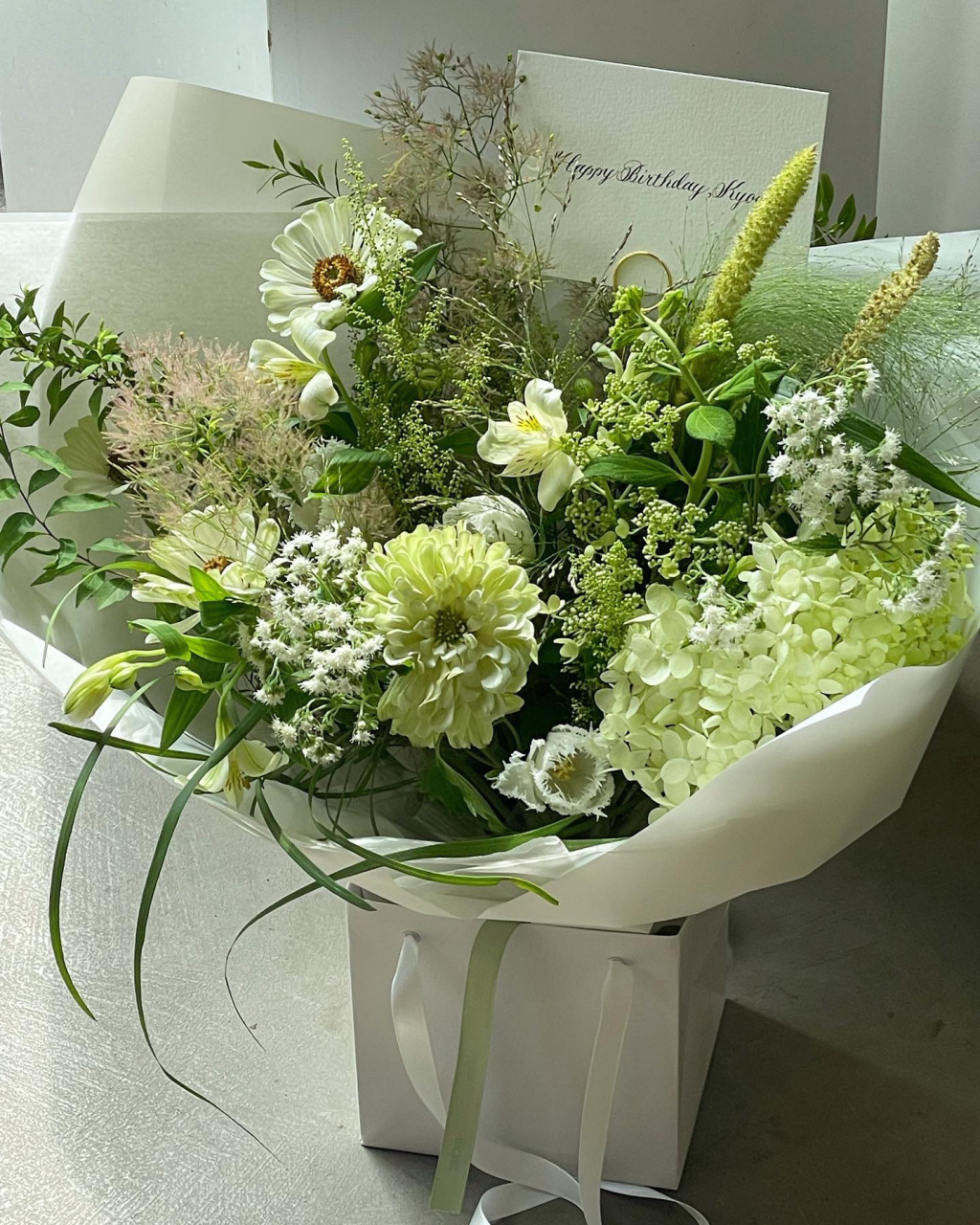 ins花艺分享|韩式自然风花束|白绿色系9190 from: picker.