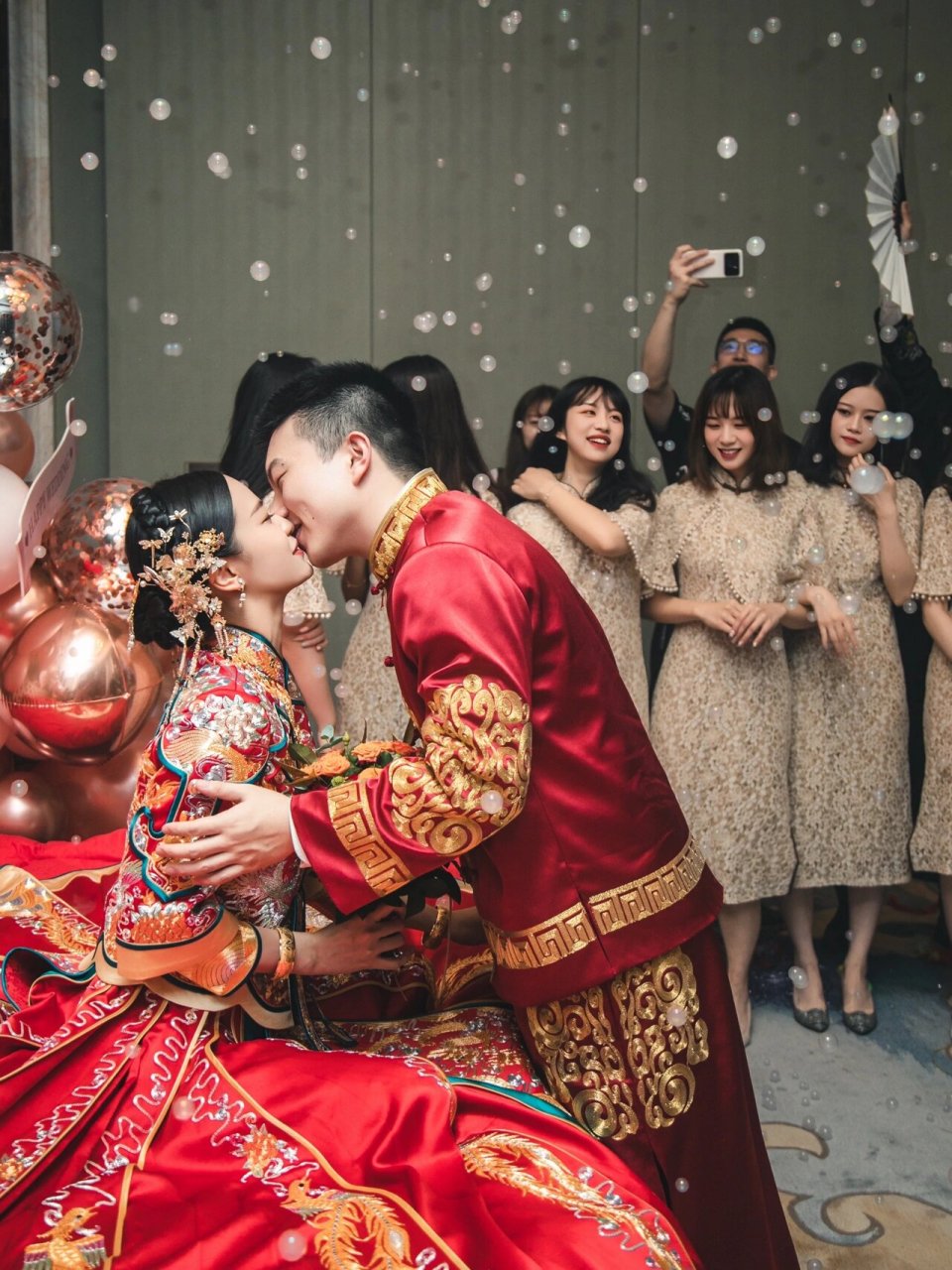 今天先给大家说一下我婚礼的第一个环节—中式迎亲!